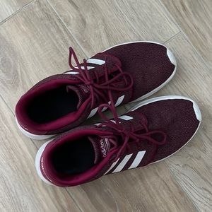 Adidas cloud foam woman’s sneakers size 7.5